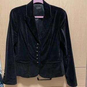 Tahari Black Velvet Blazer - Perfect For Holiday Outfits!